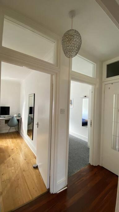 2 Bedroom Flat In Camberwell Green - Central Location With Excellent Connections To Tourist Attractions And Main London Airports Zewnętrze zdjęcie