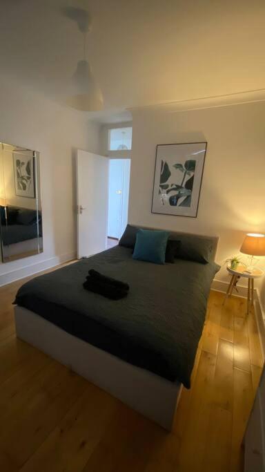 2 Bedroom Flat In Camberwell Green - Central Location With Excellent Connections To Tourist Attractions And Main London Airports Zewnętrze zdjęcie