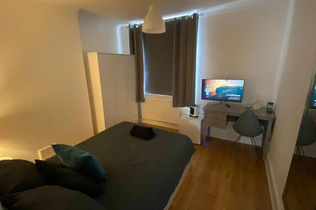 2 Bedroom Flat In Camberwell Green - Central Location With Excellent Connections To Tourist Attractions And Main London Airports Zewnętrze zdjęcie