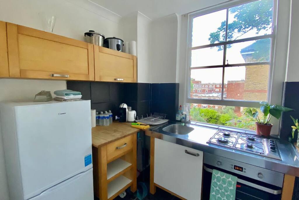2 Bedroom Flat In Camberwell Green - Central Location With Excellent Connections To Tourist Attractions And Main London Airports Zewnętrze zdjęcie